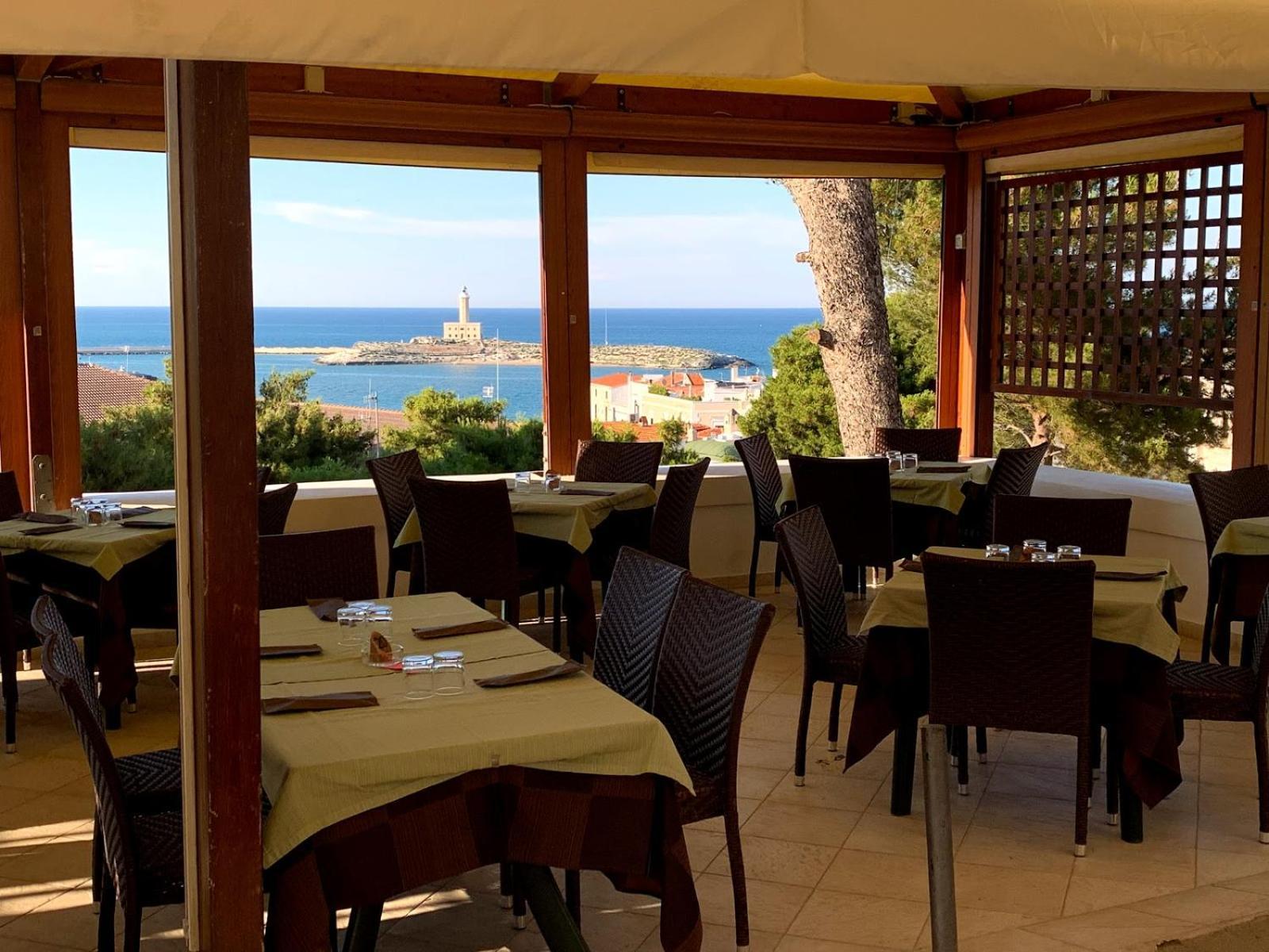 Al Castello Relais Bed and Breakfast Βιέστε Εξωτερικό φωτογραφία